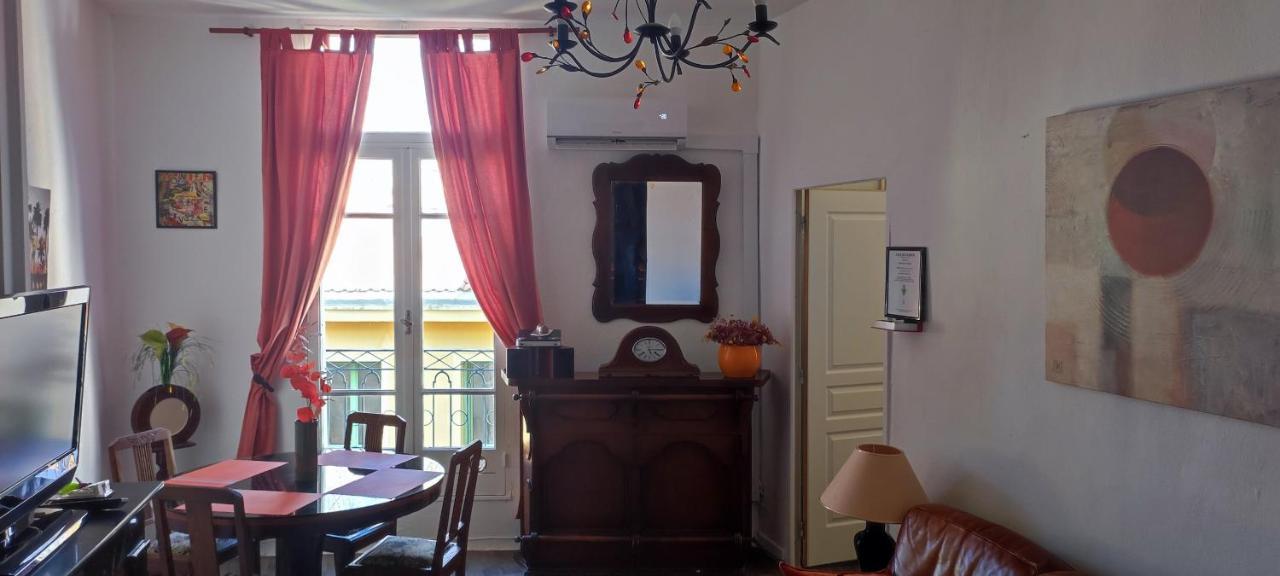 Au Quatre, Hébergement de vacances *